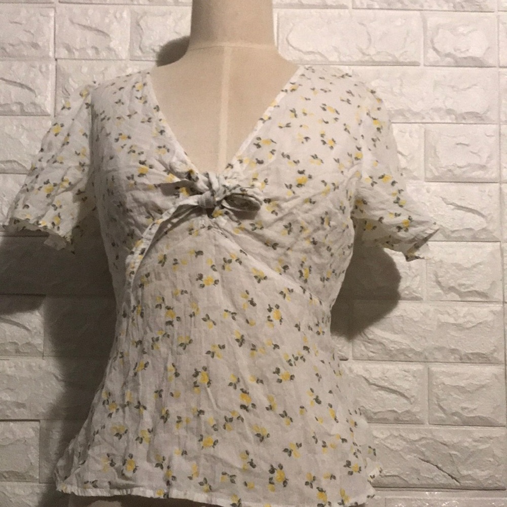 Abercrombie & Fitch Blouse 🍋 lemons